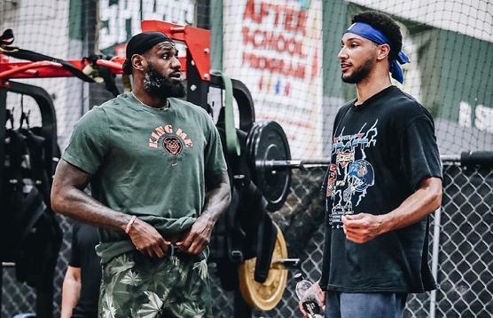 虽然她并不 虽然她并不