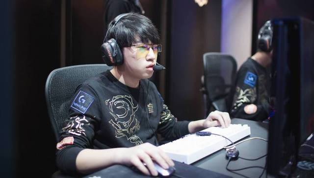 单点持球 单点持球